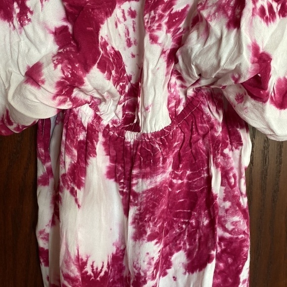 S/W/F
Magenta Tie Dye Plunge Dress in size. XS but fits up to small. - Picture 9 of 9